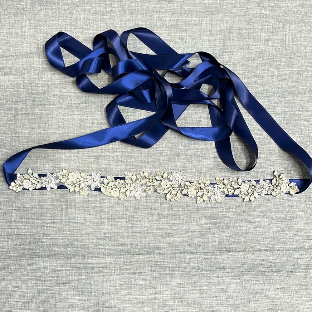 NWOT-Rhinestones, Crystal Beading, and Pearls Bridal Belt